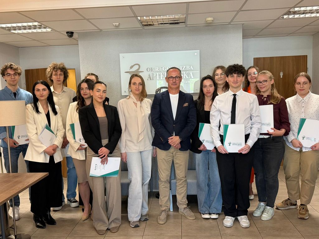 Uroczyste wręczenie Prawa Wykonywania Zawodu Farmaceuty i Ślubowanie Absolwentów Wydziałów Farmaceutycznych w Okręgowej Izbie Aptekarskiej w Warszawie.